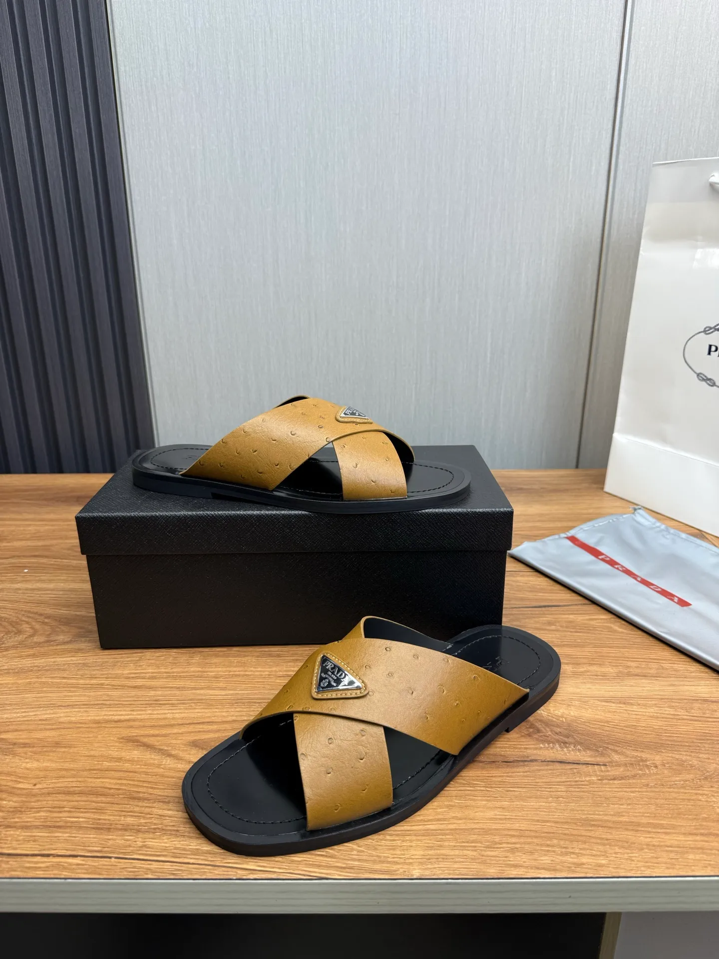 Factory price 340💰 ＰＲＡＤＡPrada - popular men's slippers hot sale 🔥 🩴Official website one to one production 38-45 sizes 45 46 🉑️Customized!